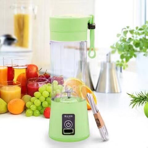 Portable Juicing Cup